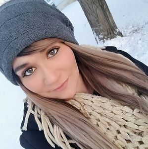 Meet your Posher, Paries Lynn